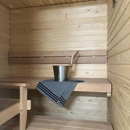 Kattohuoneisto Luonnon Keskellae *